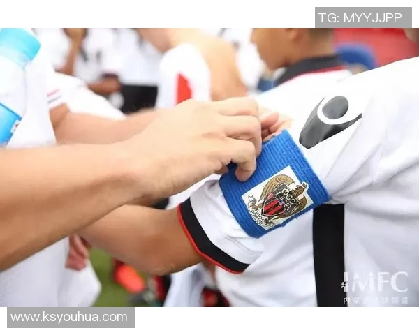 模仿足球明星咬衣服的趣味挑战引发热潮,网友纷纷参与展现创意与幽默 模仿足球明星咬衣服的趣味挑战引发热潮,网友纷纷参与展现创意与幽默